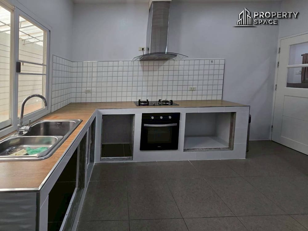 Modern 3 Bedroom House In Soi Siam Country Club Pattaya For Rent Image 13