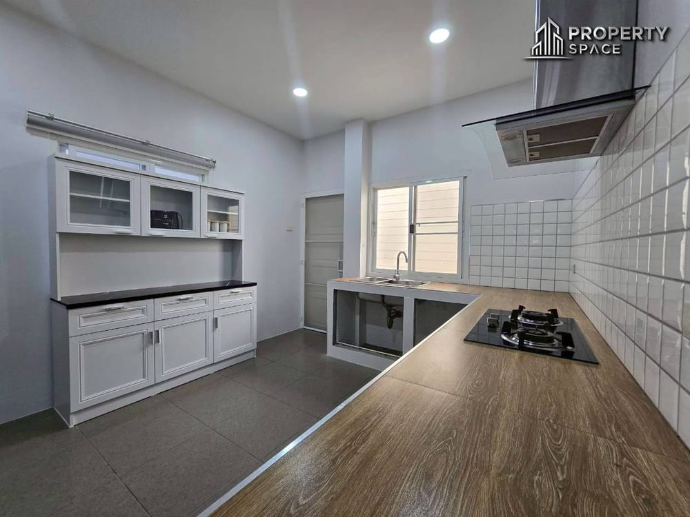 Modern 3 Bedroom House In Soi Siam Country Club Pattaya For Rent Image 11