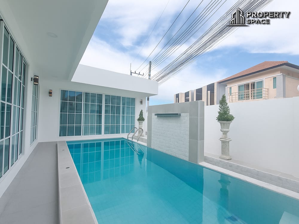 Modern 3 Bedroom Pool Villa In Soi Siam Country Club Pattaya For Sale Image 1