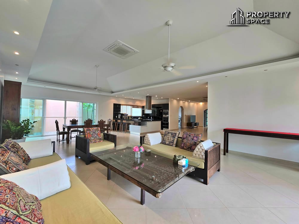 Tropical 4-Bedroom Pool Villa In East Pattaya For Sale And Rent  Image 10