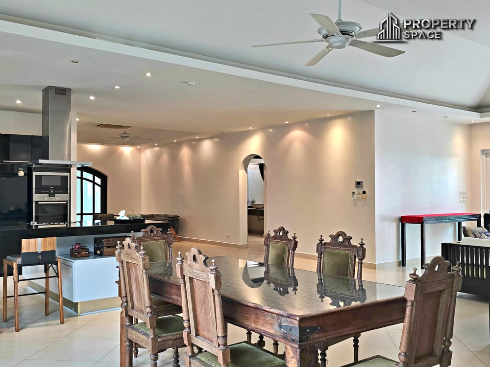 Tropical 4-Bedroom Pool Villa In East Pattaya For Sale And Rent  Image 13