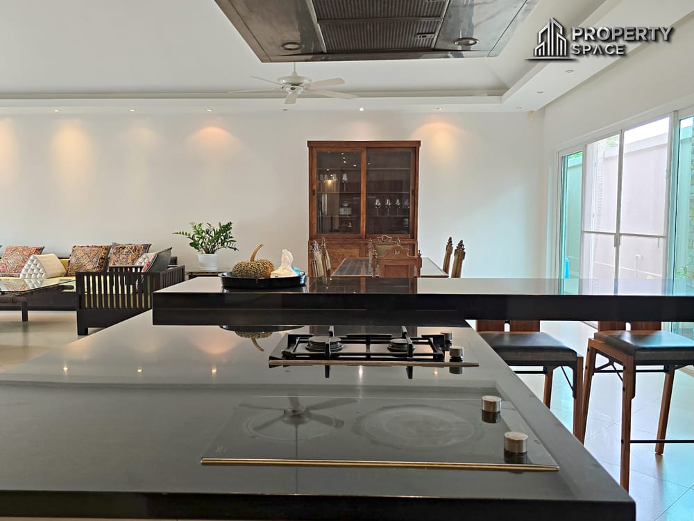 Tropical 4-Bedroom Pool Villa In East Pattaya For Sale And Rent  Image 16