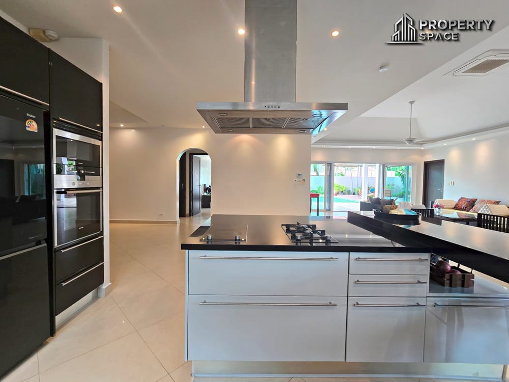 Tropical 4-Bedroom Pool Villa In East Pattaya For Sale And Rent  Image 18
