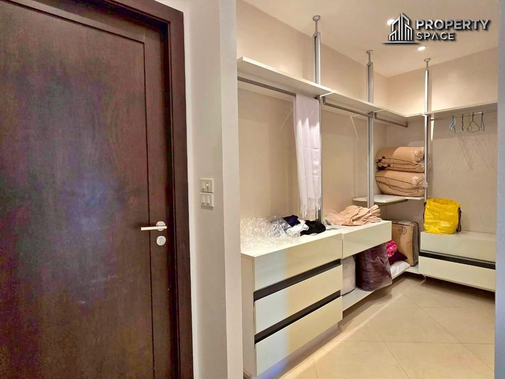 Tropical 4-Bedroom Pool Villa In East Pattaya For Sale And Rent  Image 25