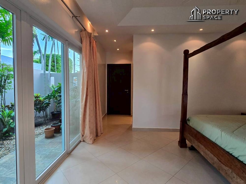 Tropical 4-Bedroom Pool Villa In East Pattaya For Sale And Rent  Image 24