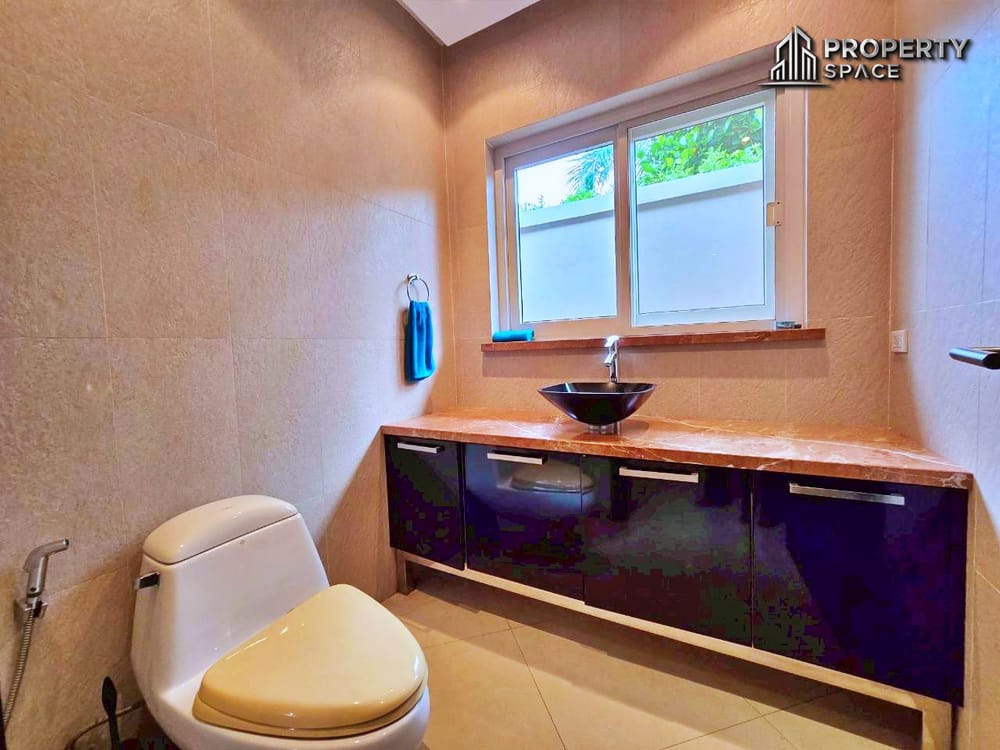 Tropical 4-Bedroom Pool Villa In East Pattaya For Sale And Rent  Image 34