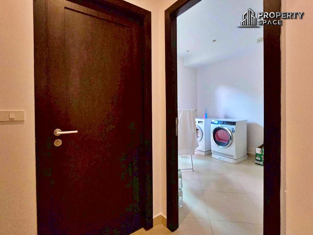 Tropical 4-Bedroom Pool Villa In East Pattaya For Sale And Rent  Image 33