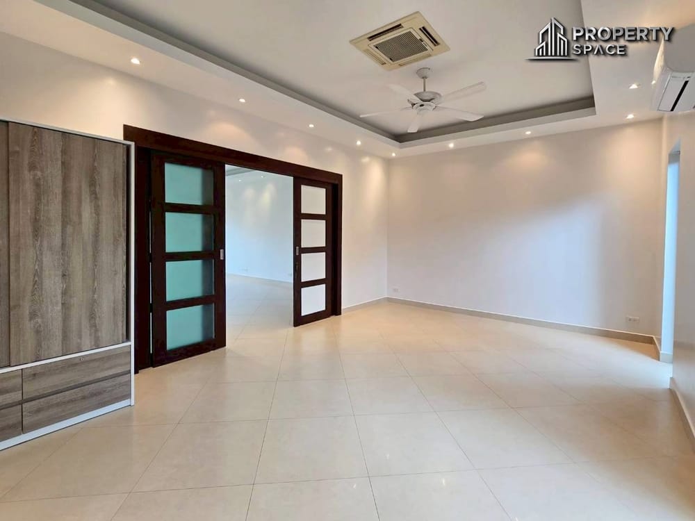 Tropical 4-Bedroom Pool Villa In East Pattaya For Sale And Rent  Image 38