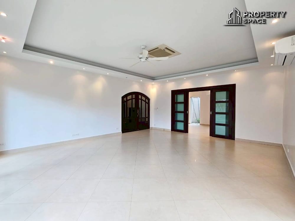 Tropical 4-Bedroom Pool Villa In East Pattaya For Sale And Rent  Image 35