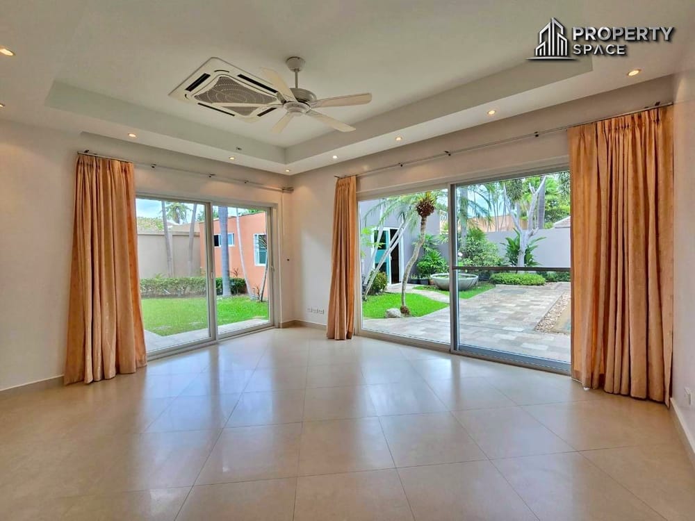 Tropical 4-Bedroom Pool Villa In East Pattaya For Sale And Rent  Image 43