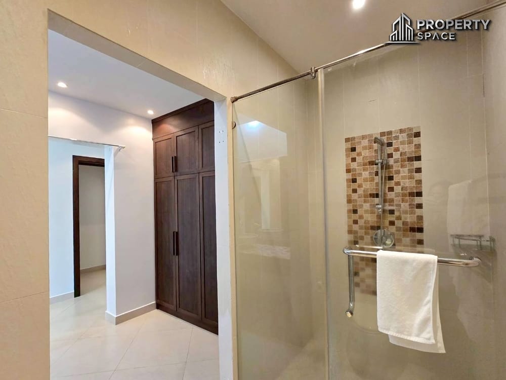 Tropical 4-Bedroom Pool Villa In East Pattaya For Sale And Rent  Image 48
