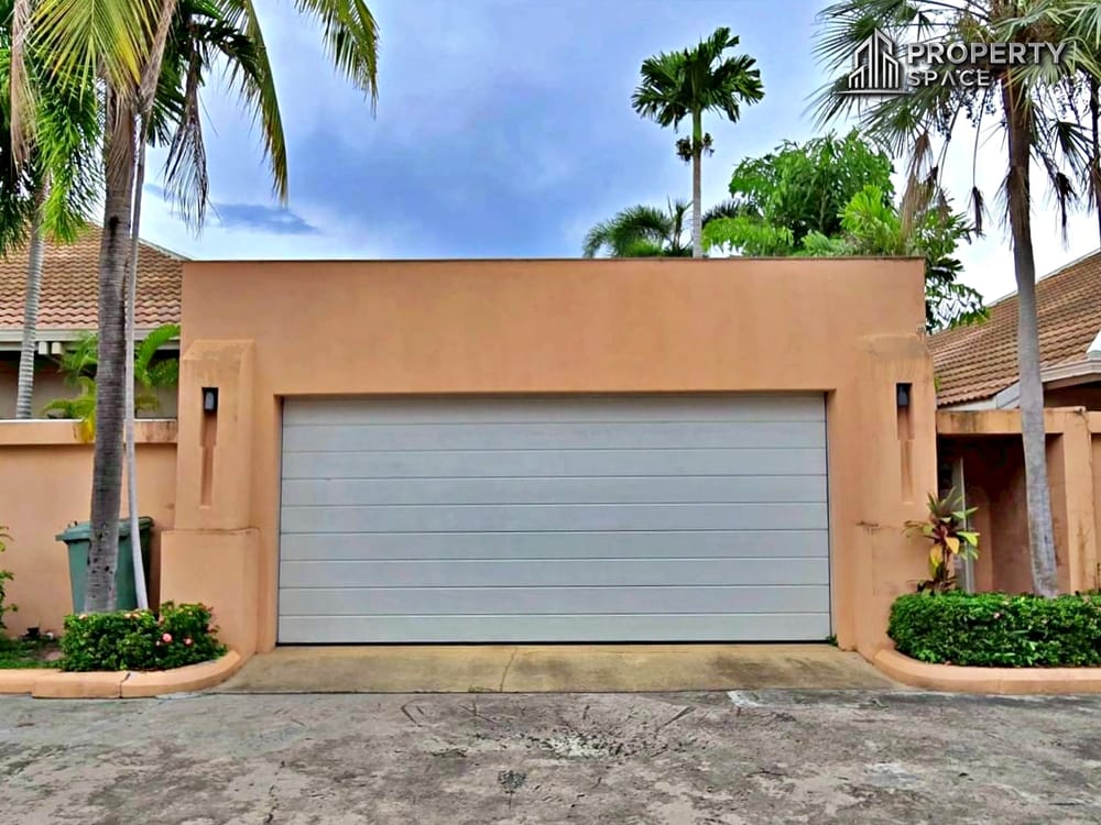Tropical 4-Bedroom Pool Villa In East Pattaya For Sale And Rent  Image 54