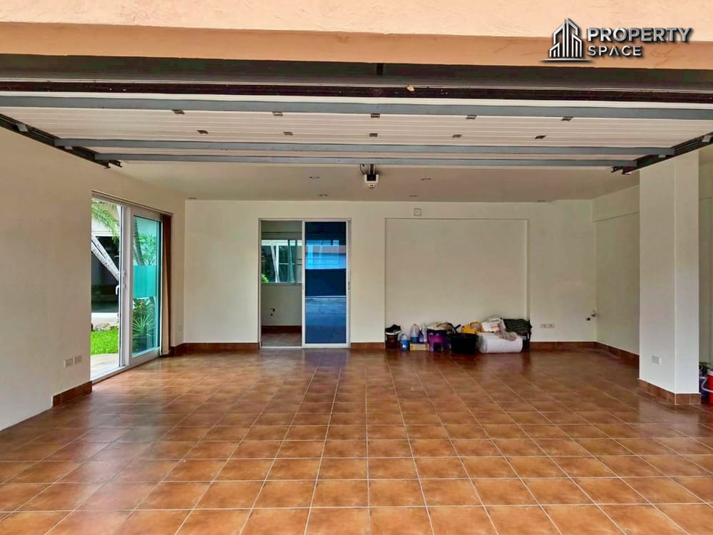 Tropical 4-Bedroom Pool Villa In East Pattaya For Sale And Rent  Image 52