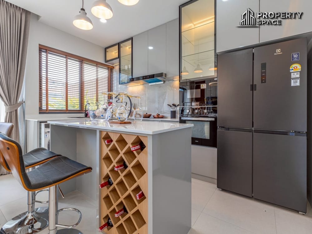 Modern Luxury 3 Bedroom Pool Villa In Heart of Central Pattaya For Sale Image 9
