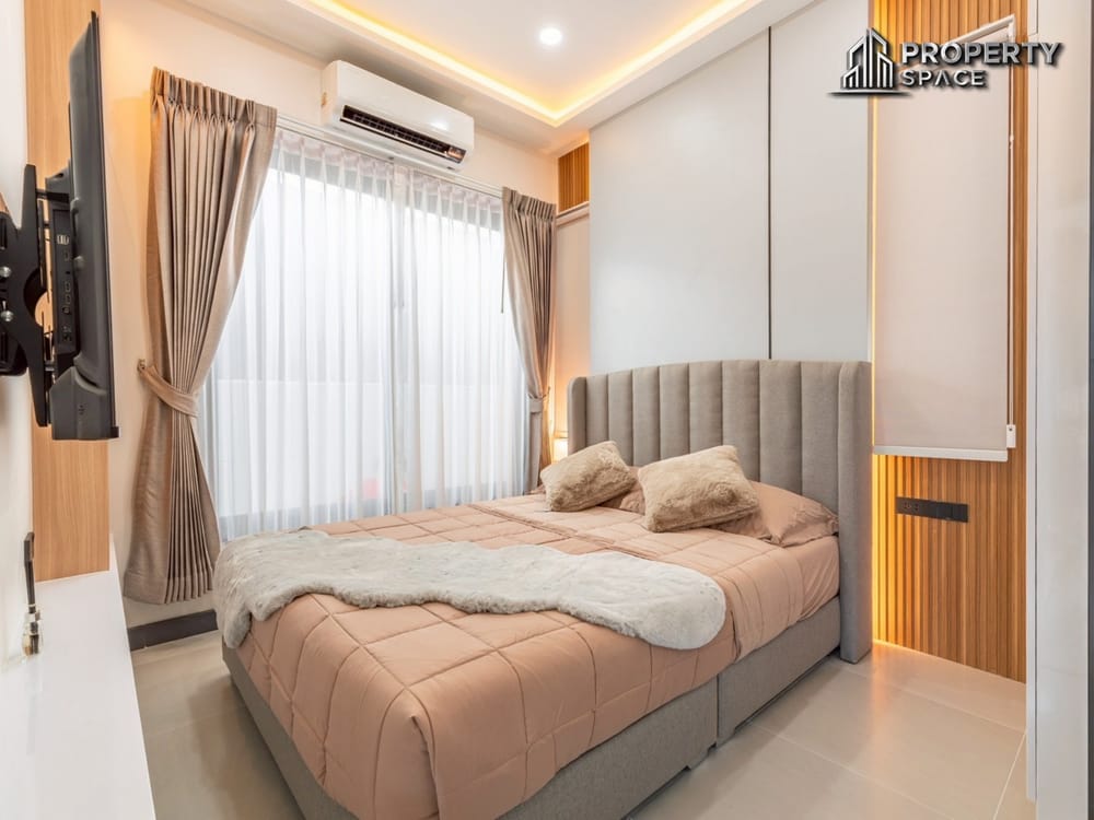 Modern Luxury 3 Bedroom Pool Villa In Heart of Central Pattaya For Sale Image 16