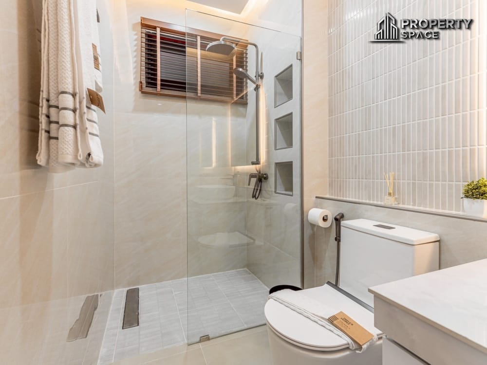 Modern Luxury 3 Bedroom Pool Villa In Heart of Central Pattaya For Sale Image 19