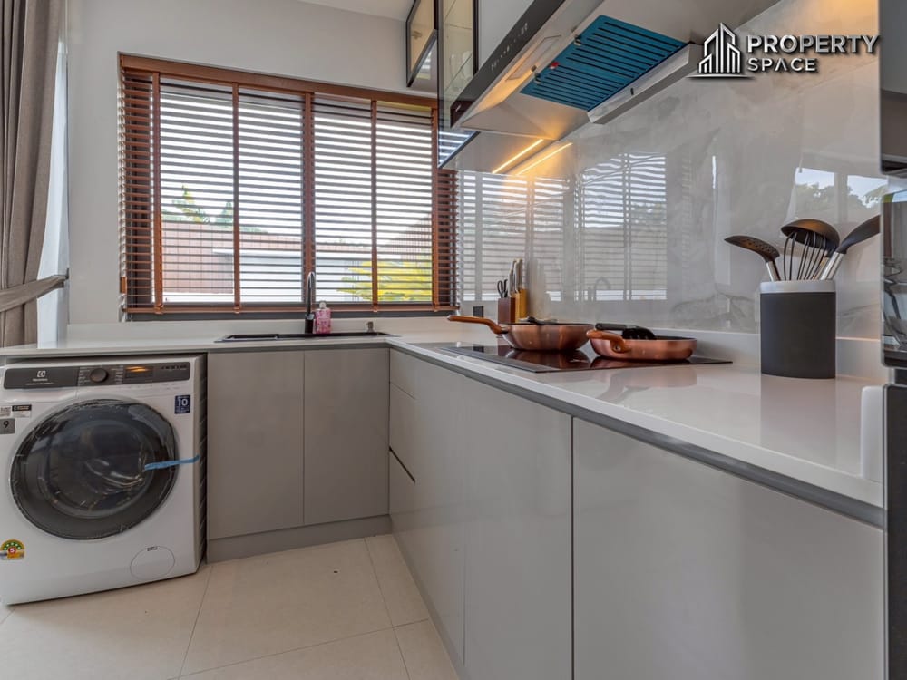 Modern Luxury 3 Bedroom Pool Villa In Heart of Central Pattaya For Sale Image 10