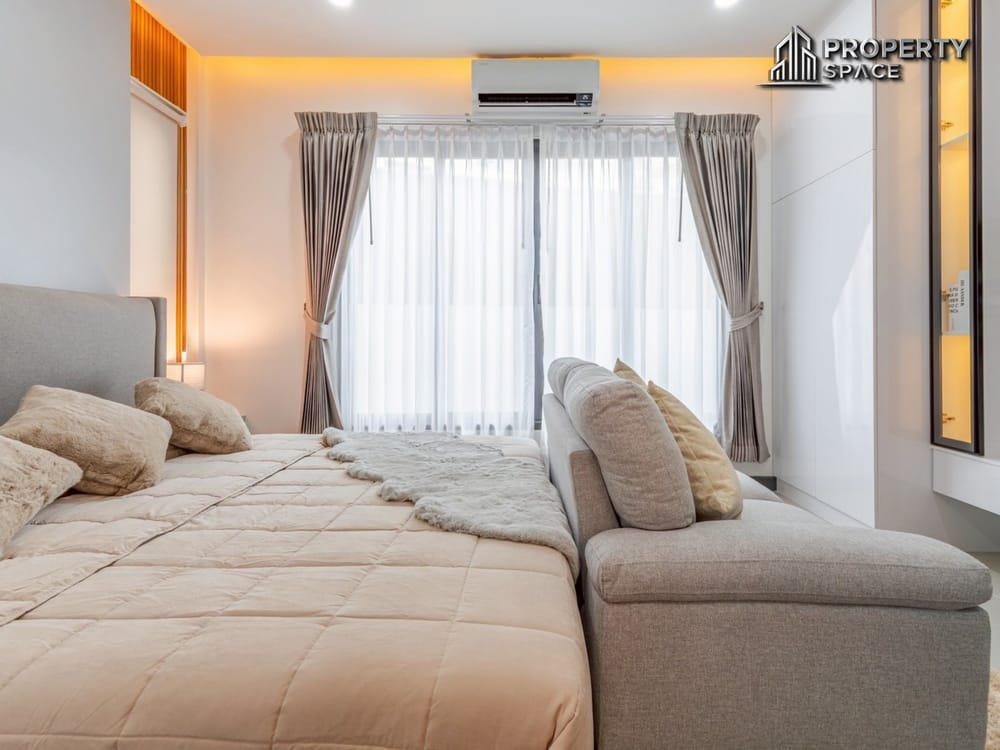 Modern Luxury 3 Bedroom Pool Villa In Heart of Central Pattaya For Sale Image 14