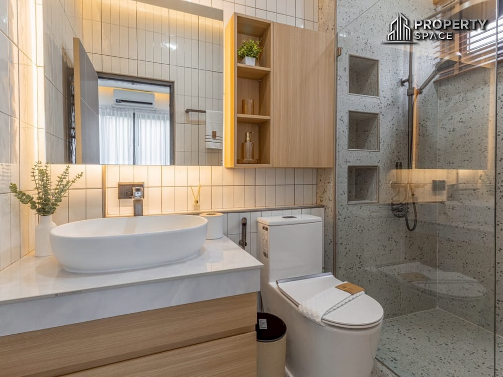 Modern Luxury 3 Bedroom Pool Villa In Heart of Central Pattaya For Sale Image 26