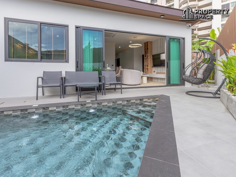 Modern Luxury 3 Bedroom Pool Villa In Heart of Central Pattaya For Sale Image 1