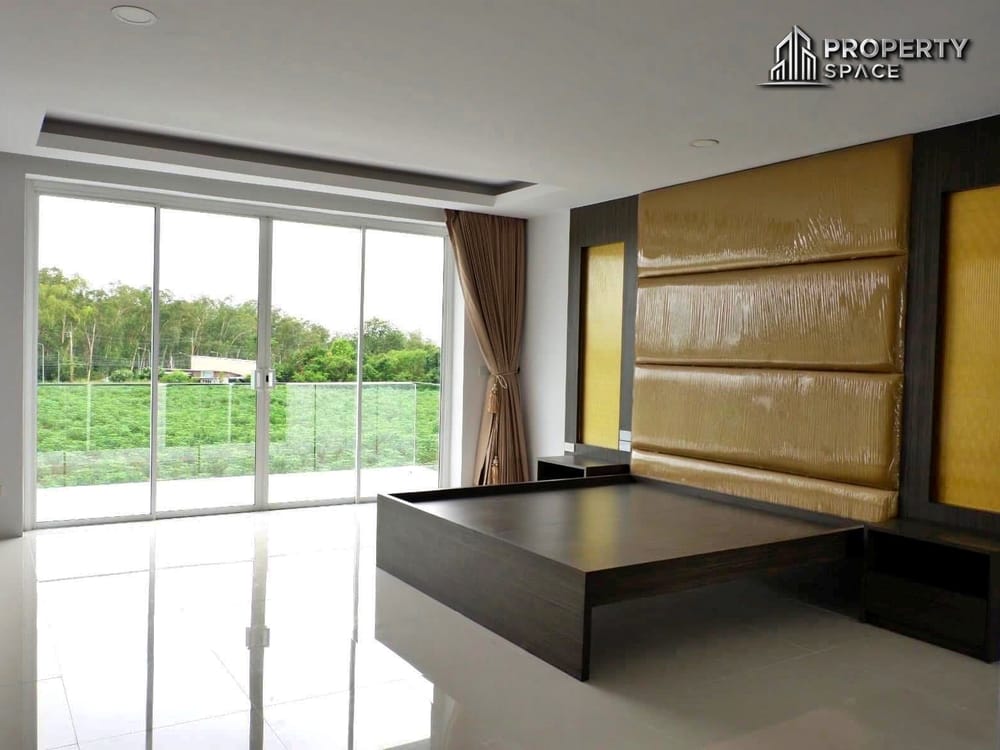 4-Bedroom Luxury Pool Villa In East Pattaya For Sale and Rent Image 11
