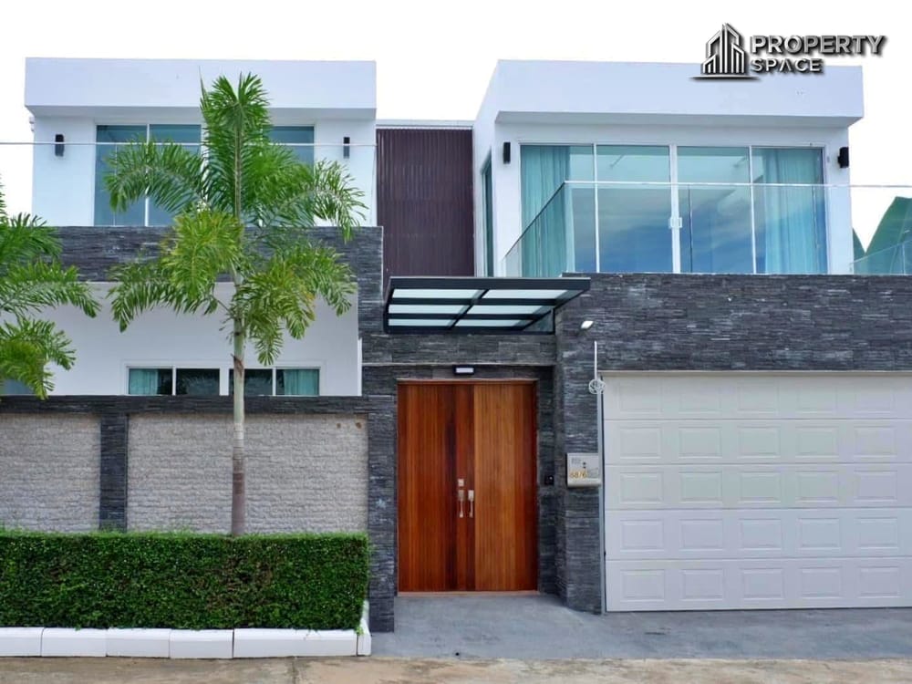 4-Bedroom Luxury Pool Villa In East Pattaya For Sale and Rent Image 1