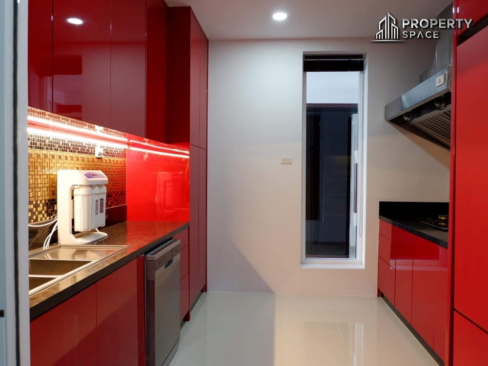 4-Bedroom Luxury Pool Villa In East Pattaya For Sale and Rent Image 9