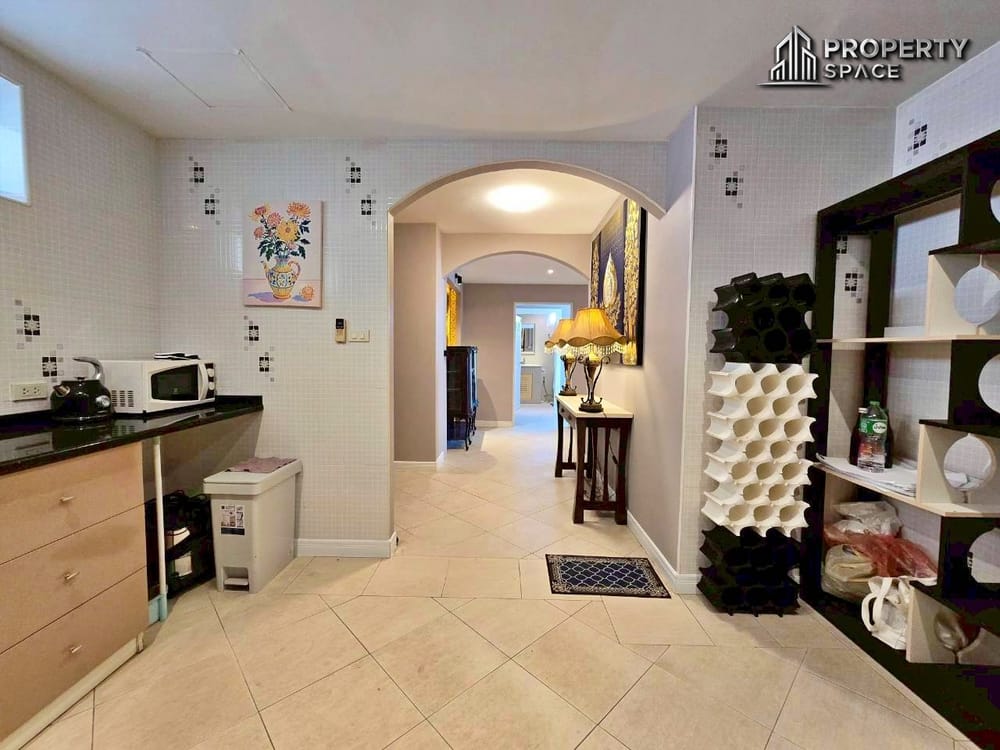 Spacious 3 Bedroom Condo Mountain View In Executive Residence 4 Pattaya For Sale And Rent Image 20