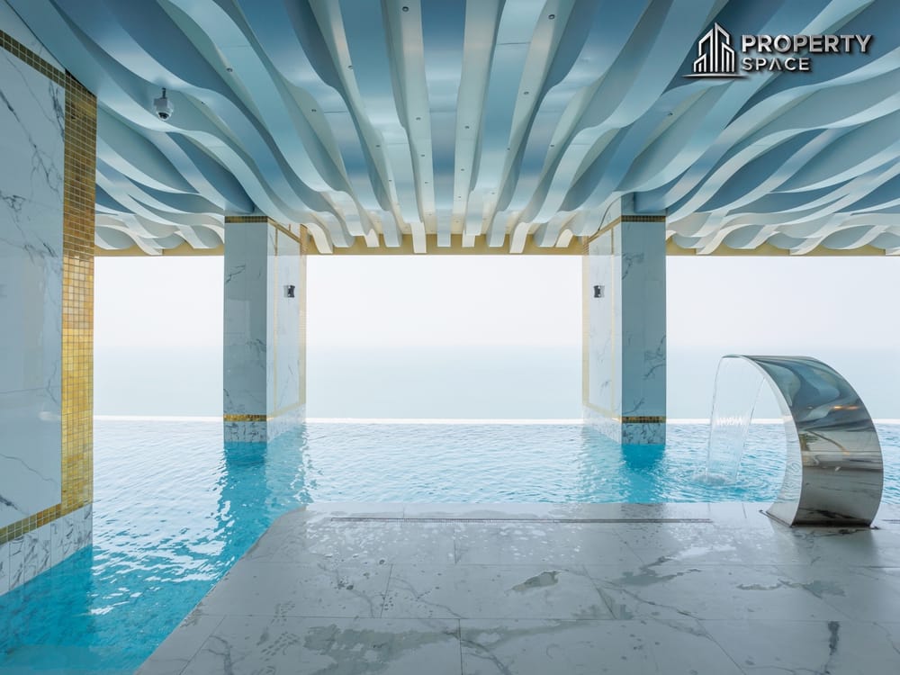 Luxury 1 Bedroom in Copacabana Beachfront Jomtien Condo For Rent Image 1
