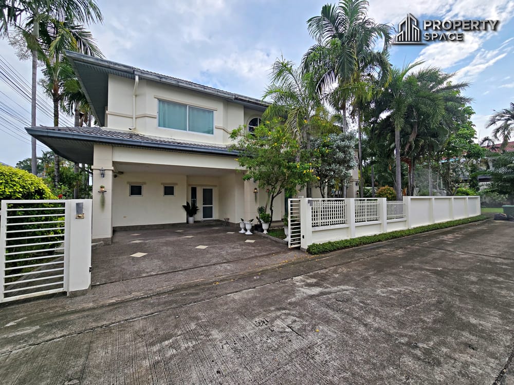 Pet Friendly Modern 3 Bedroom 2 Storey House In East Pattaya For Rent Image 1