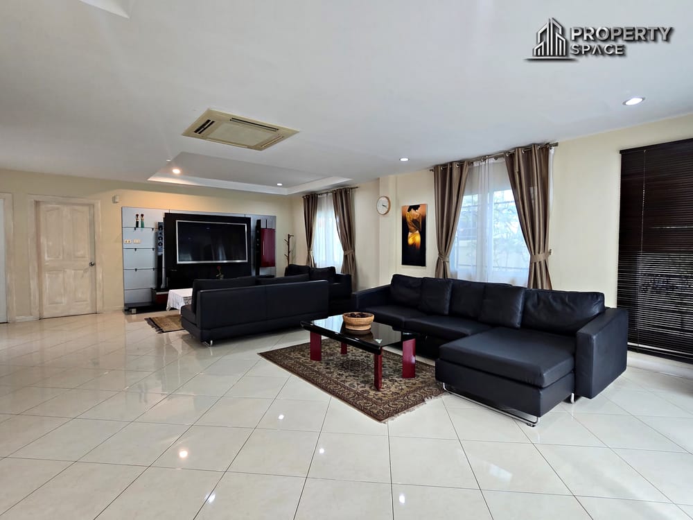 Pet Friendly Modern 3 Bedroom 2 Storey House In East Pattaya For Rent Image 7