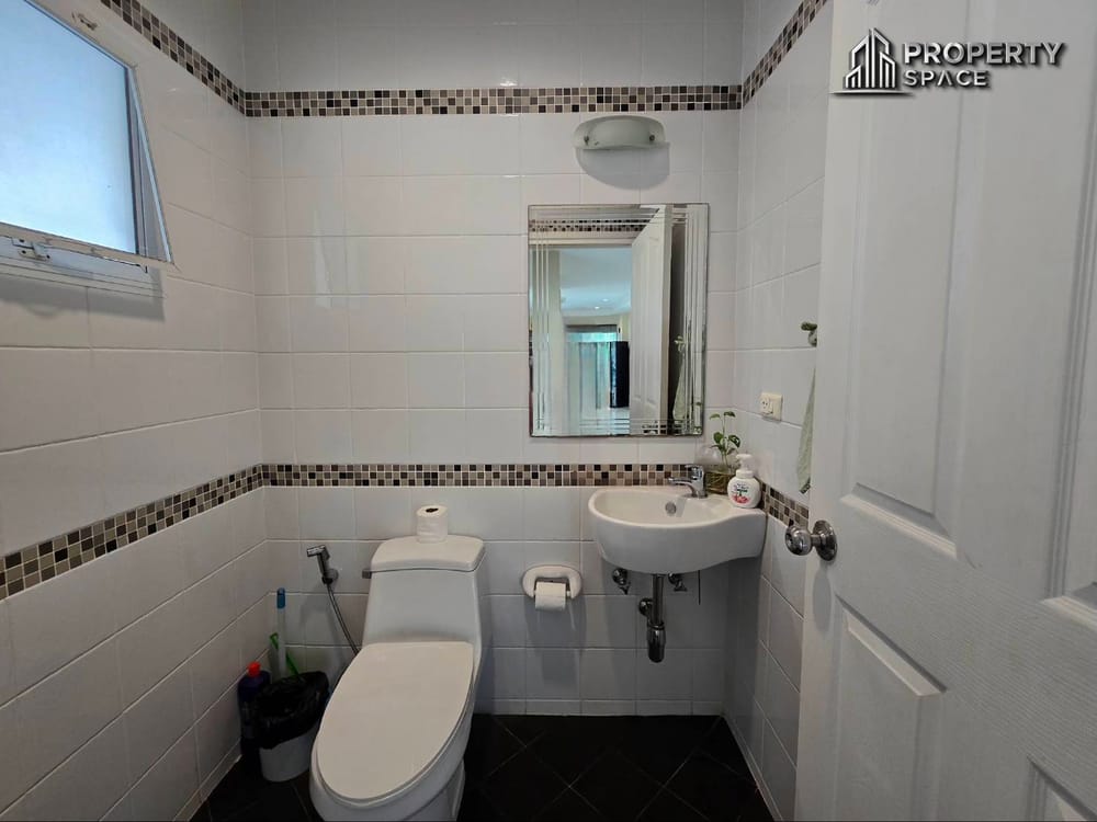 Pet Friendly Modern 3 Bedroom 2 Storey House In East Pattaya For Rent Image 16