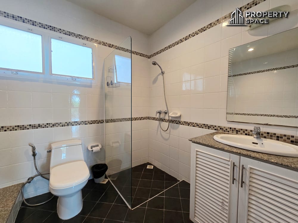 Pet Friendly Modern 3 Bedroom 2 Storey House In East Pattaya For Rent Image 23