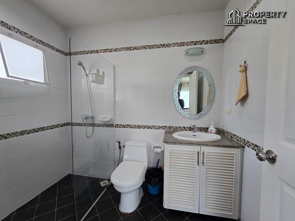 Pet Friendly Modern 3 Bedroom 2 Storey House In East Pattaya For Rent Image 29