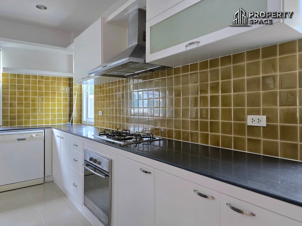 4 Bedroom Pool Villa In Soi Siam Country Club Pattaya For Sale Image 17