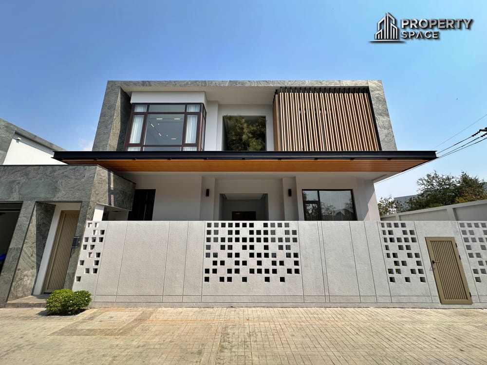 Pattaya Luxury 4-Bedroom Type C Pool Villa in Tree Villa For Sale Image 3