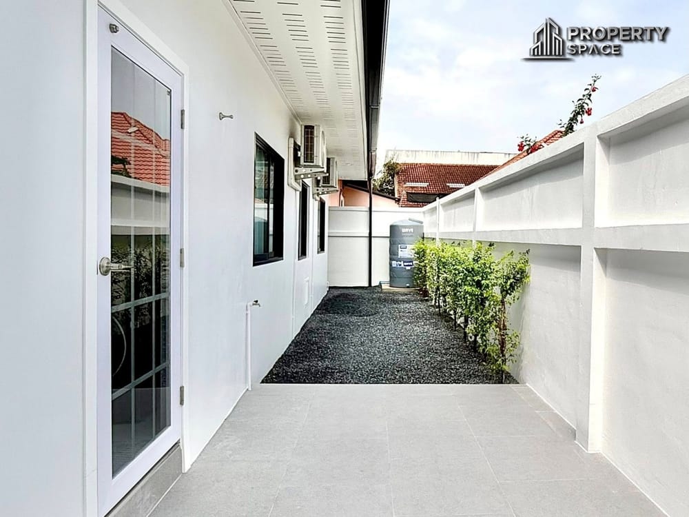 3 Bedroom Pool Villa In East Pattaya Near The Chill Shopping Mall For Sale Image 16