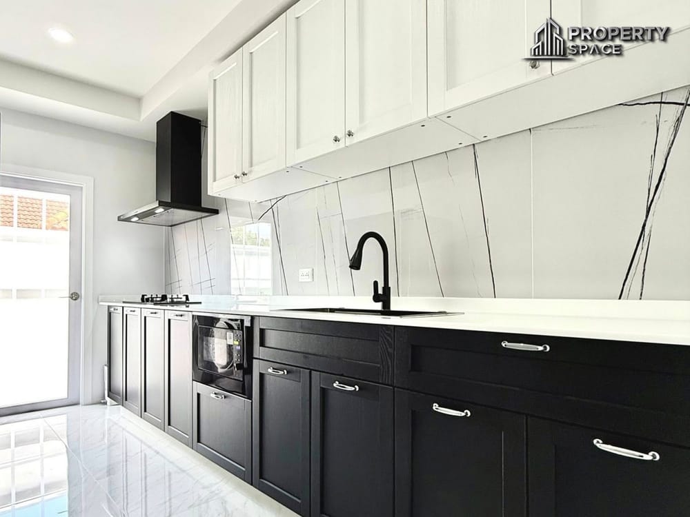 3 Bedroom Pool Villa In East Pattaya Near The Chill Shopping Mall For Sale Image 9