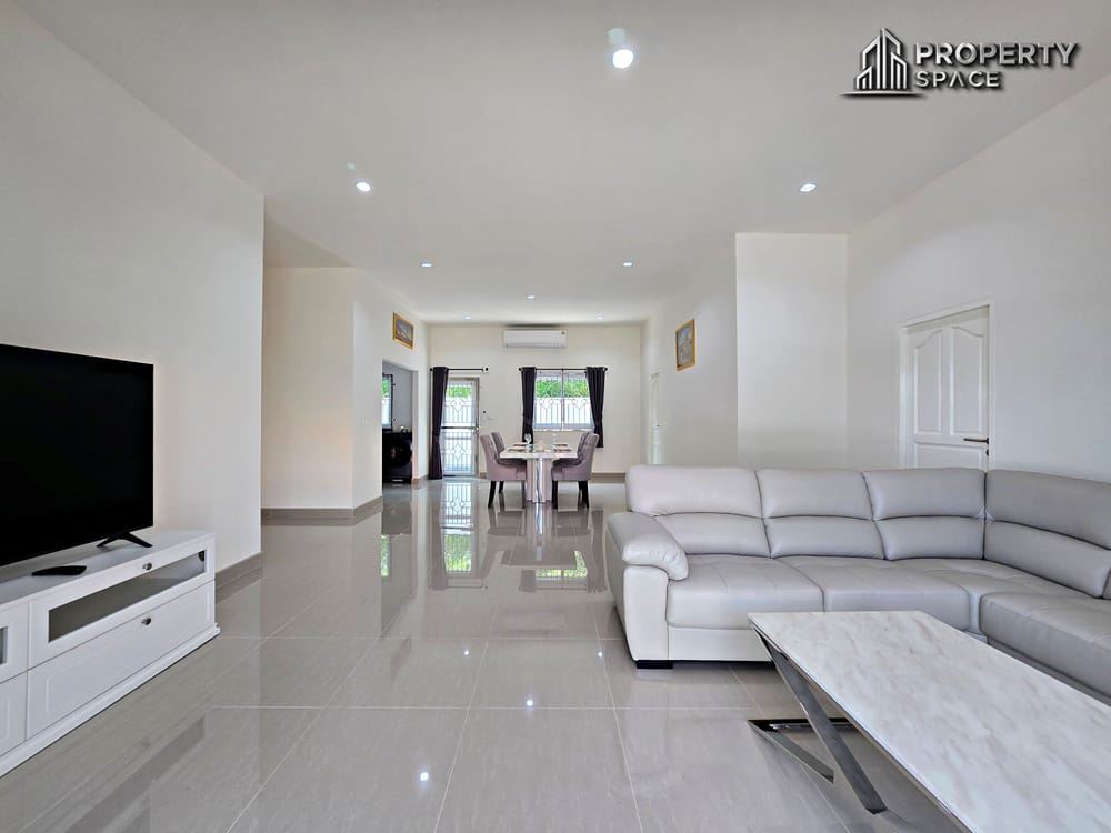 Modern Single-Story 3 Bedroom House in East Pattaya For Rent Image 5