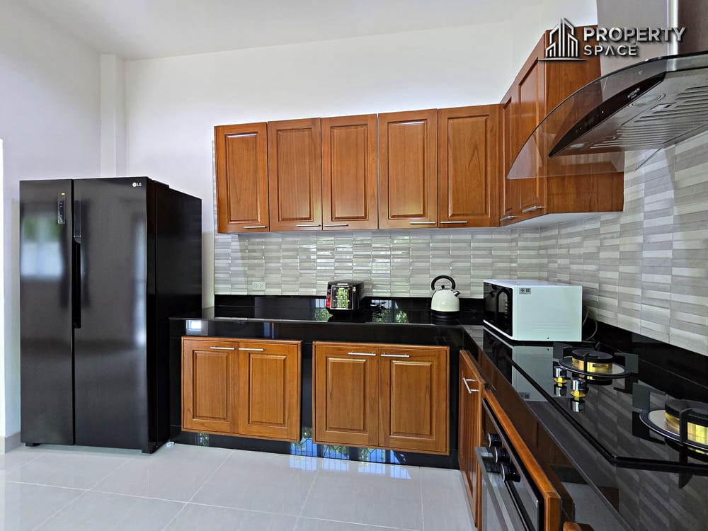 Modern Single-Story 3 Bedroom House in East Pattaya For Rent Image 13