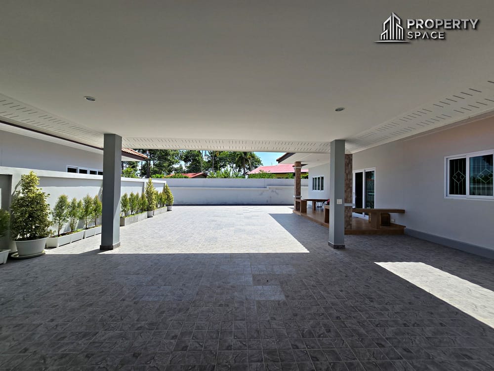 Modern Single-Story 3 Bedroom House in East Pattaya For Rent Image 32