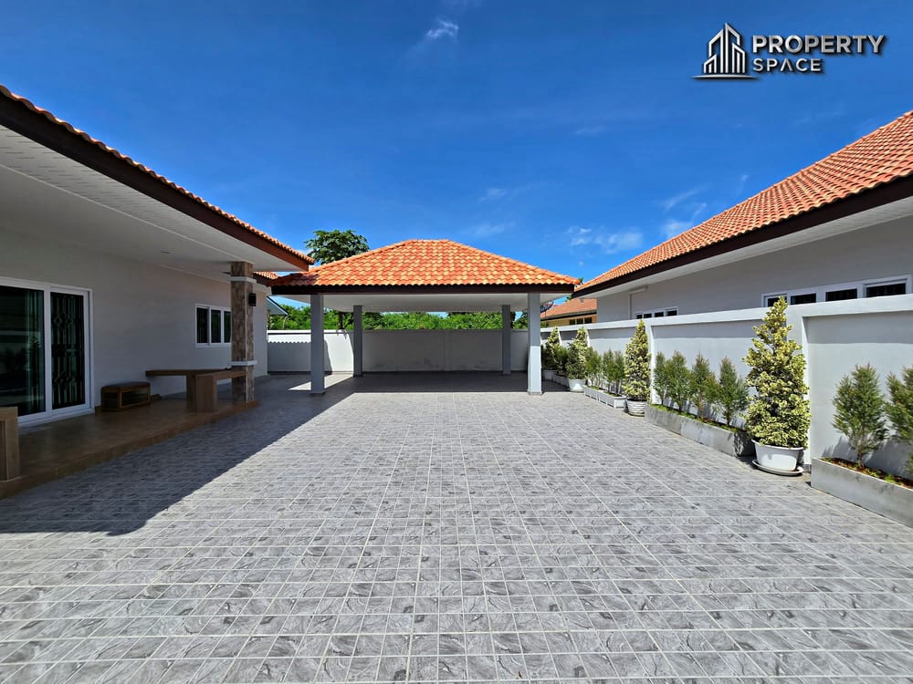 Modern Single-Story 3 Bedroom House in East Pattaya For Rent Image 3