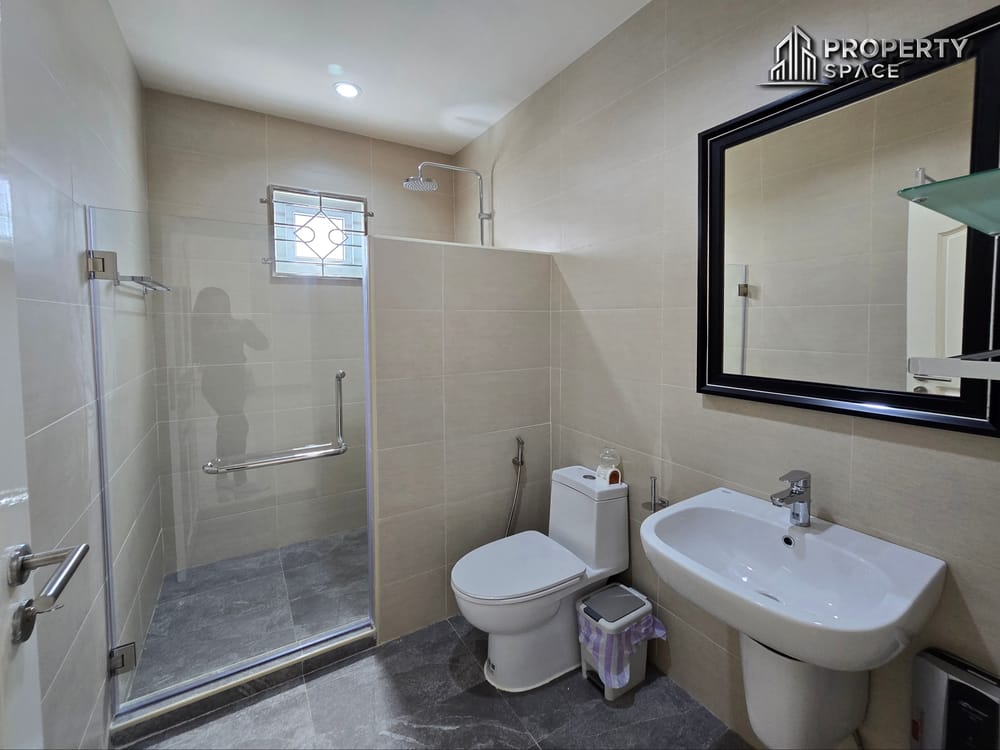 Modern Single-Story 3 Bedroom House in East Pattaya For Rent Image 30