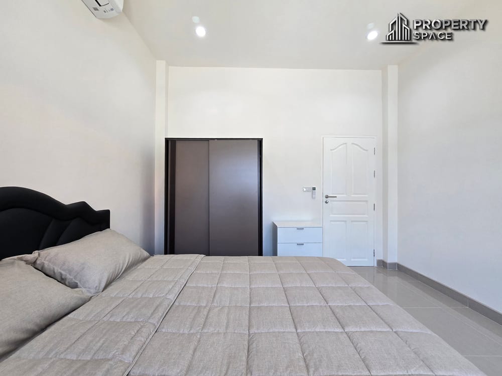Modern Single-Story 3 Bedroom House in East Pattaya For Rent Image 27