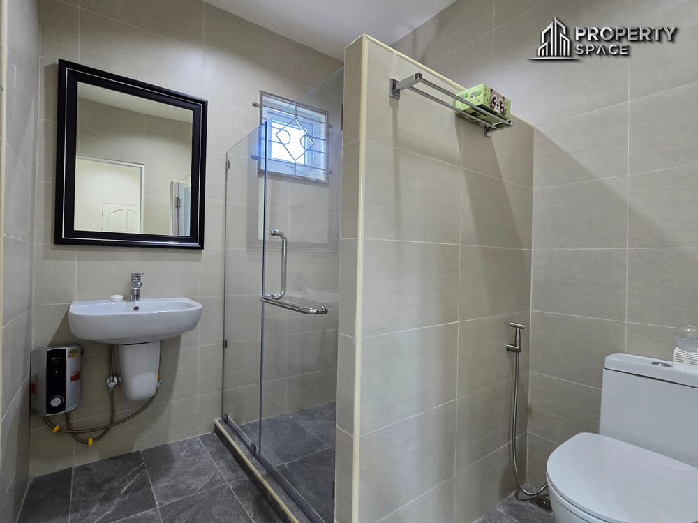 Modern Single-Story 3 Bedroom House in East Pattaya For Rent Image 24