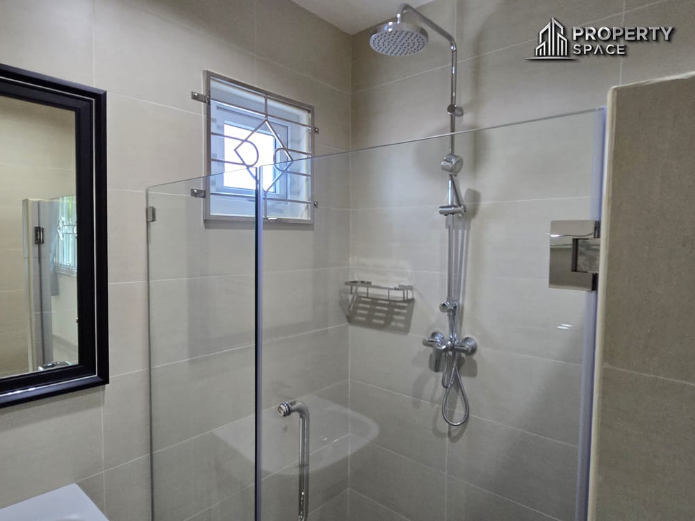 Modern Single-Story 3 Bedroom House in East Pattaya For Rent Image 25