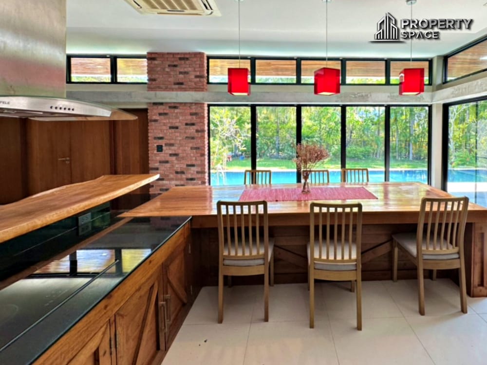 Luxury Pet Friendly 4 Bedroom Pool Villa In East Pattaya For Rent Image 12