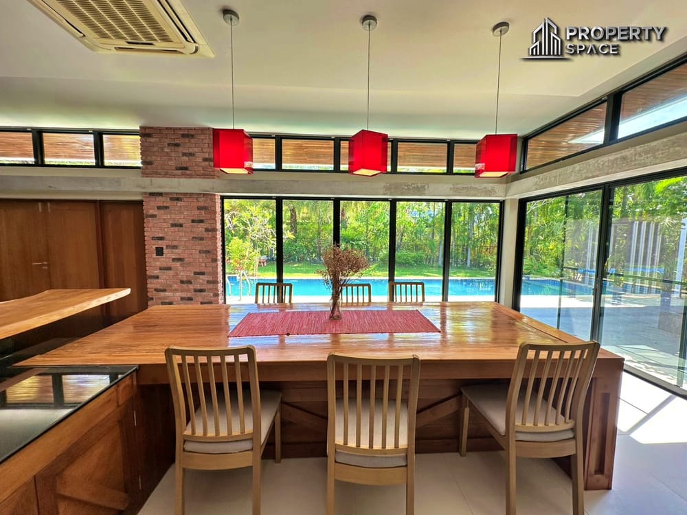 Luxury Pet Friendly 4 Bedroom Pool Villa In East Pattaya For Rent Image 14
