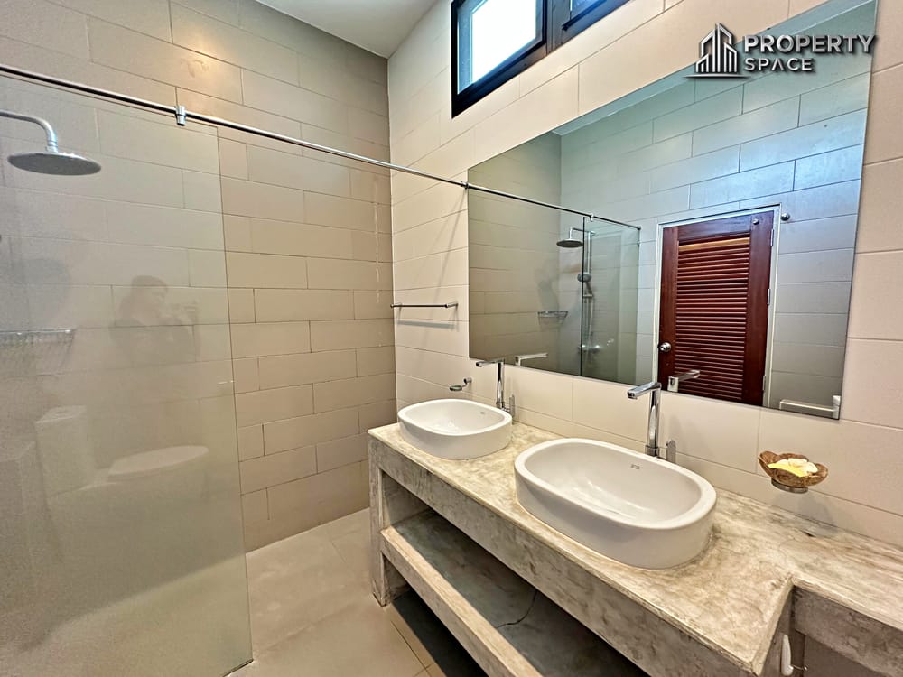 Luxury Pet Friendly 4 Bedroom Pool Villa In East Pattaya For Rent Image 36