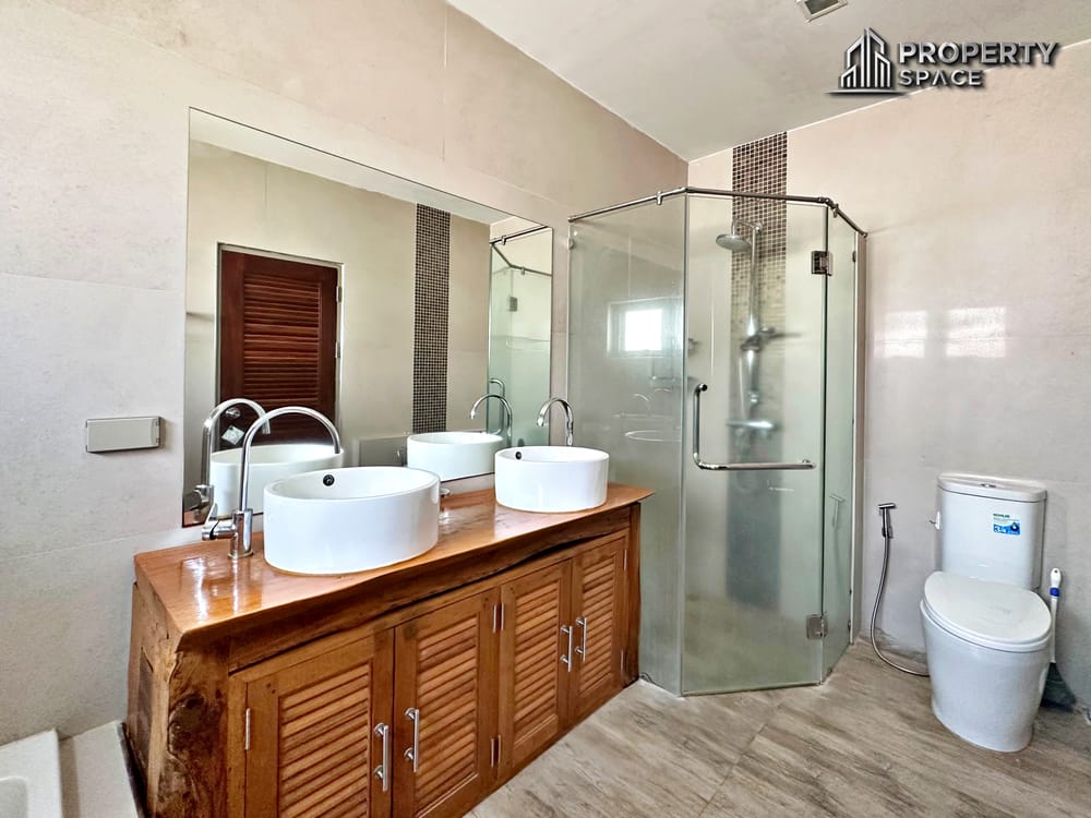 Luxury Pet Friendly 4 Bedroom Pool Villa In East Pattaya For Rent Image 34